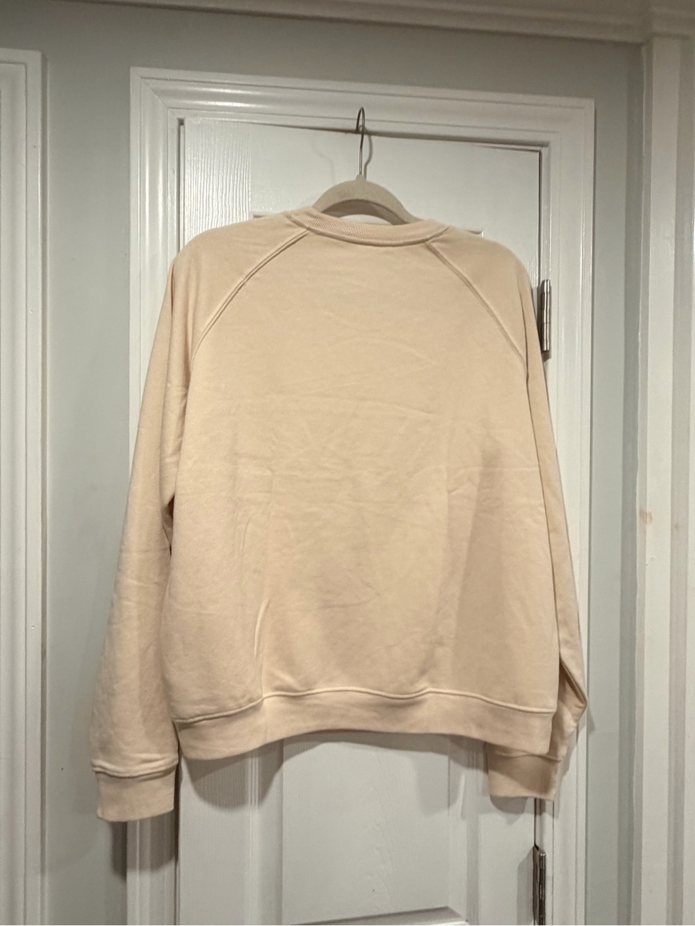 NWOT Maeve Anthropologie Size M Penguin Bow Graphic Sweatshirt Beige Holiday - Picture 8 of 9